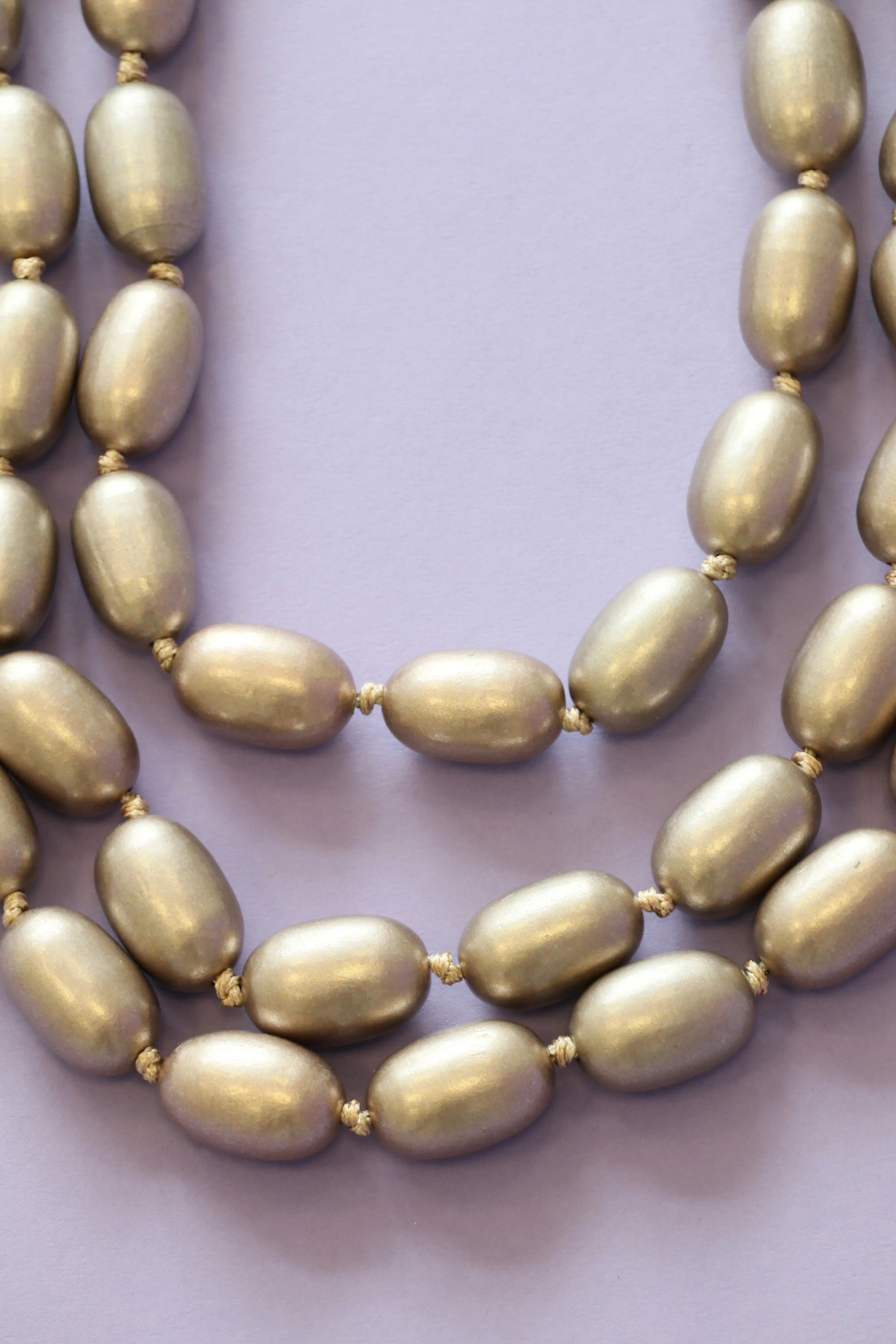 Here’s an optimized title for your e-commerce product:

Elegant Aya Gold Necklace - Dazzling 18K Gold Plated Statement Jewelry for Women