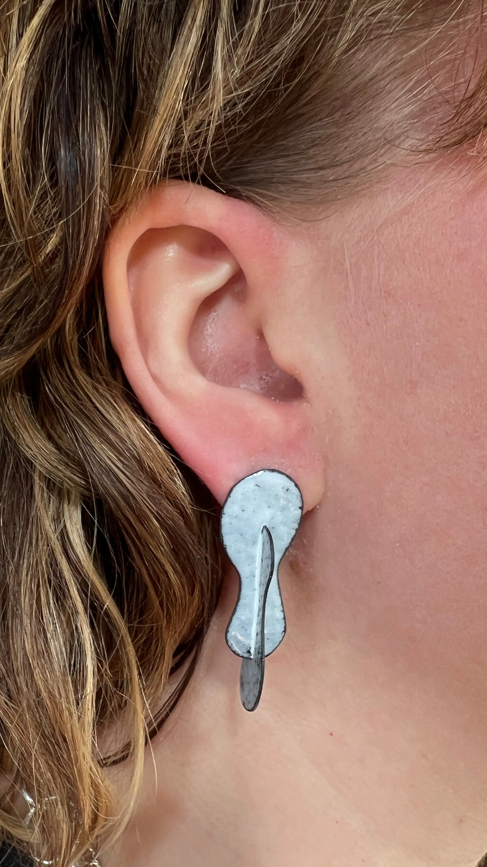 Curvy Earrings, Small, White