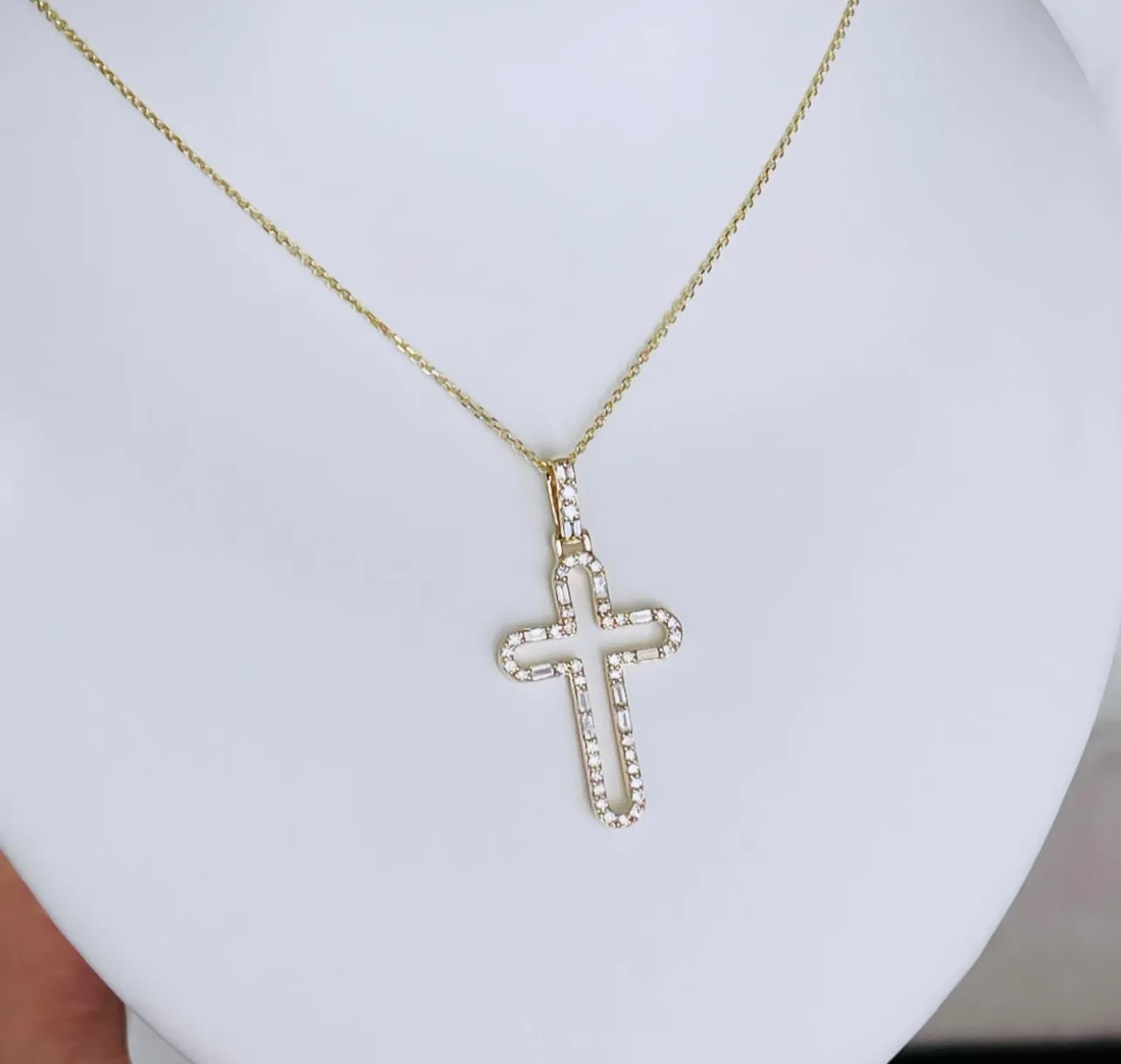 Diamond cross