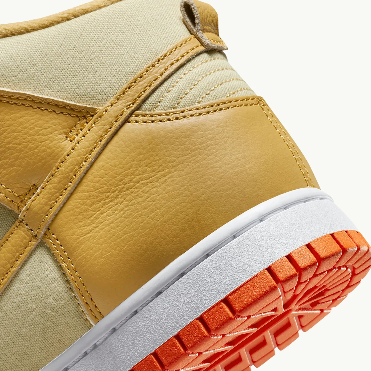 DUNK HI RETRO PRM TEAM GOLD WHEAT GOLD