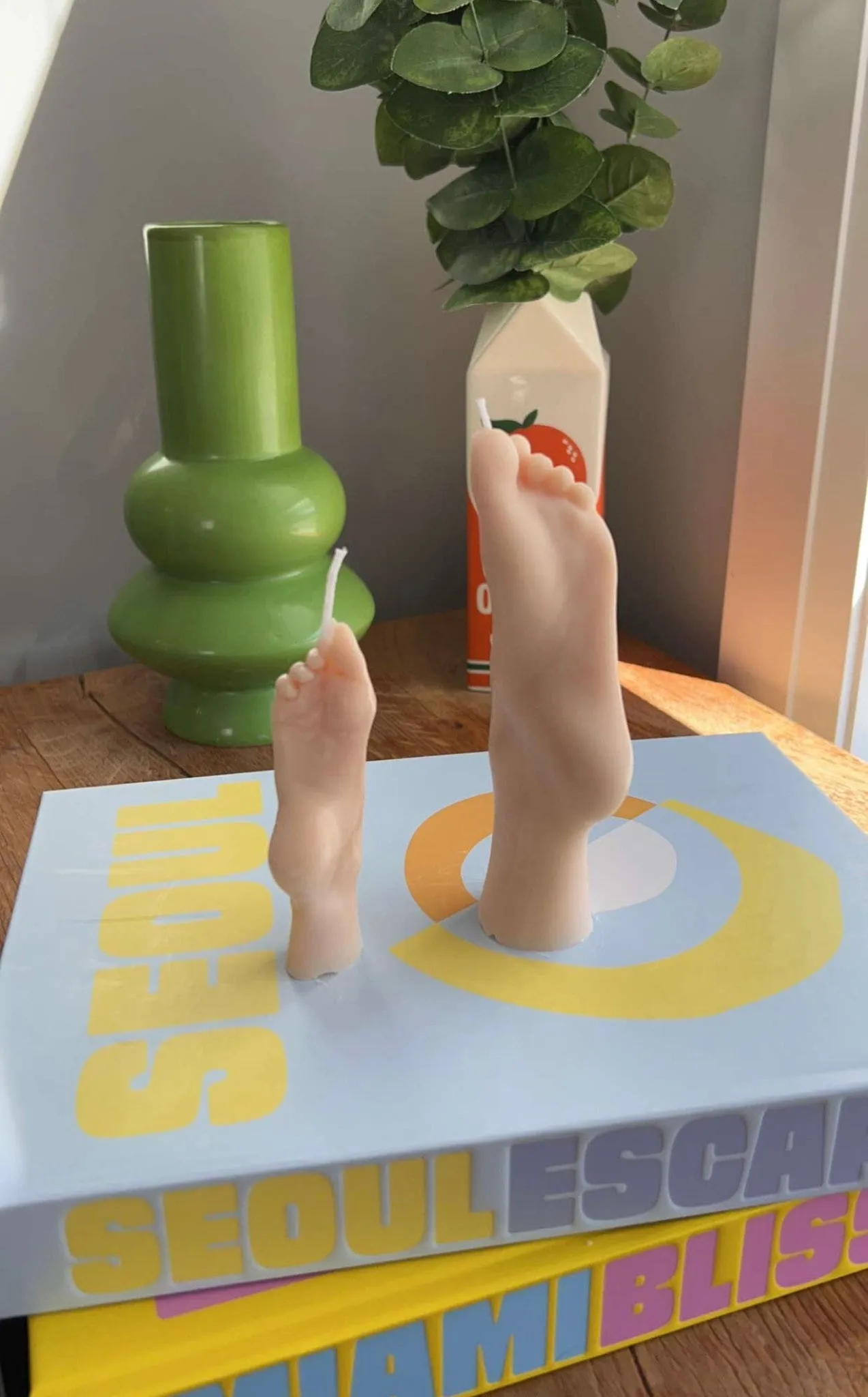 Small Foot Candle