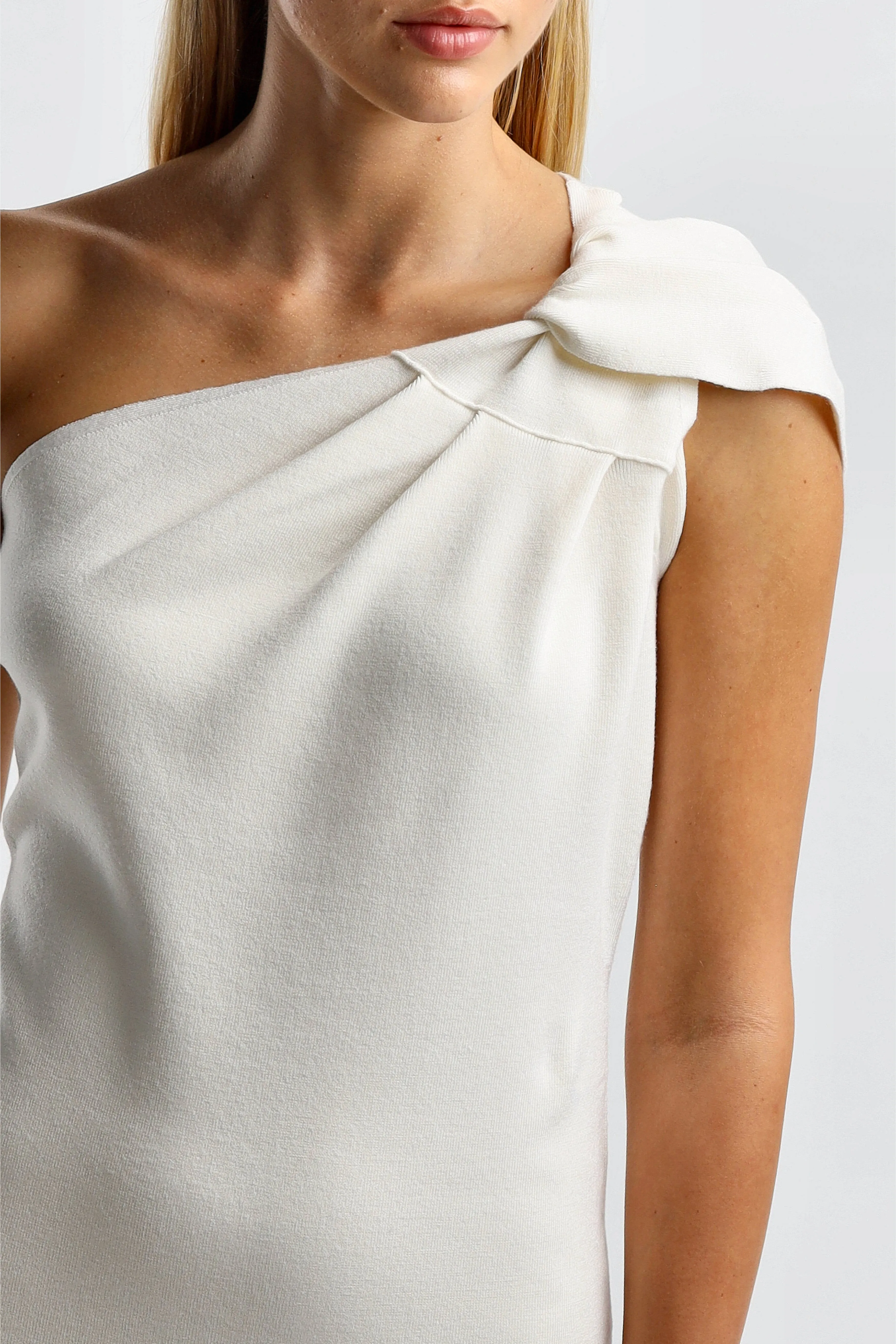 Strickkleid One Shoulder in Chalk